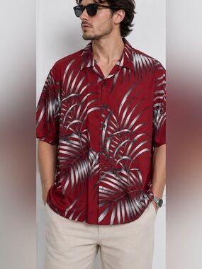Quiksilver Hawaiian Shirt Mens L Red Palm Leaf Rayon Aloha Camp